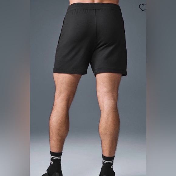 ALO Yoga Men’s “Conquer React Performance” Short 7” Inseam (M) *BESTSELLER* - Picture 3 of 10